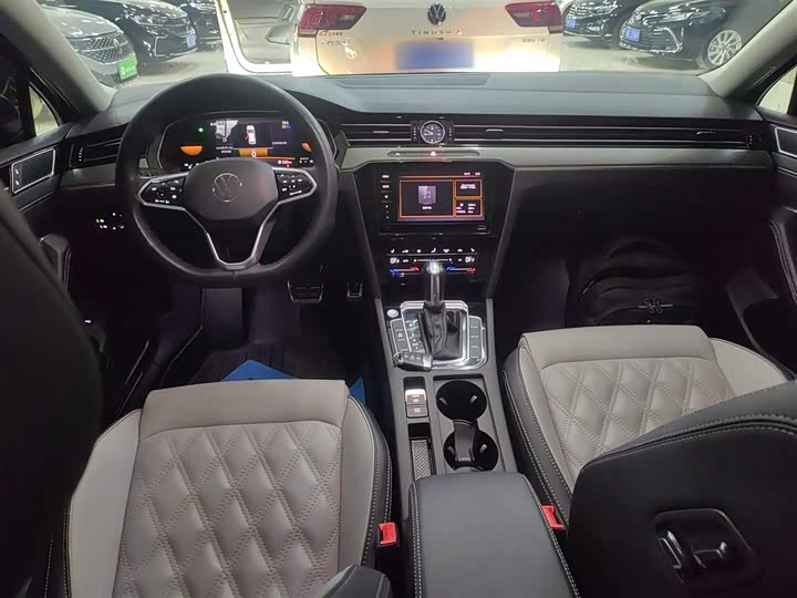 Фото 10 - Volkswagen Magotan