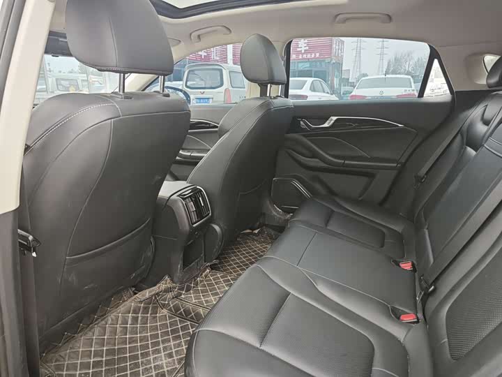 Фото 5 - Bestune B70