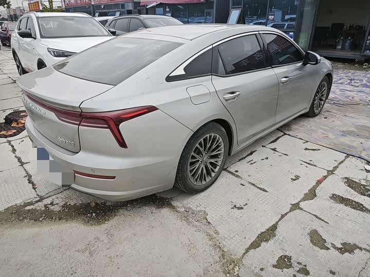 Фото 9 - Bestune B70