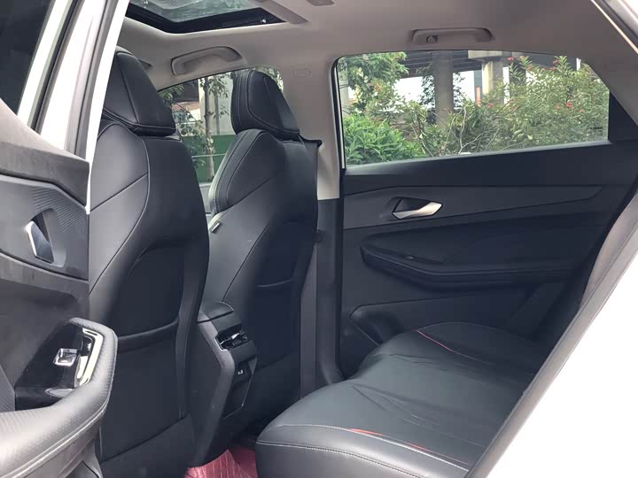 Фото 11 - Geely Binrui