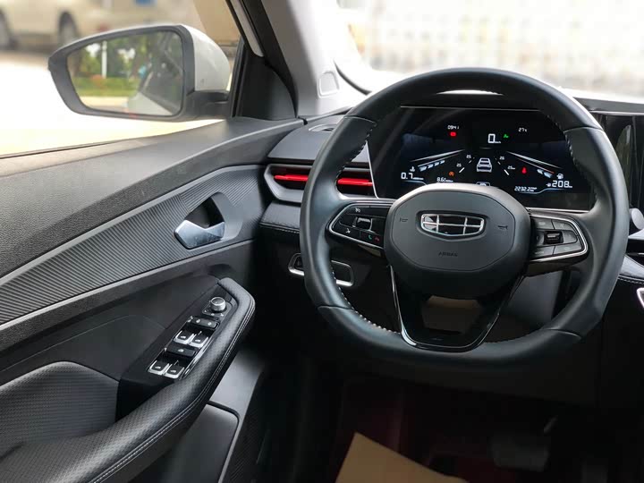 Фото 14 - Geely Binrui