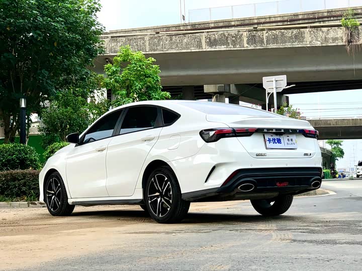 Фото 8 - Geely Binrui