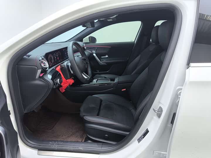 Фото 7 - Mercedes-Benz A-Class