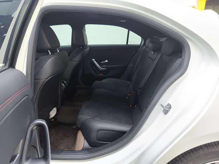 Фото 8 - Mercedes-Benz A-Class