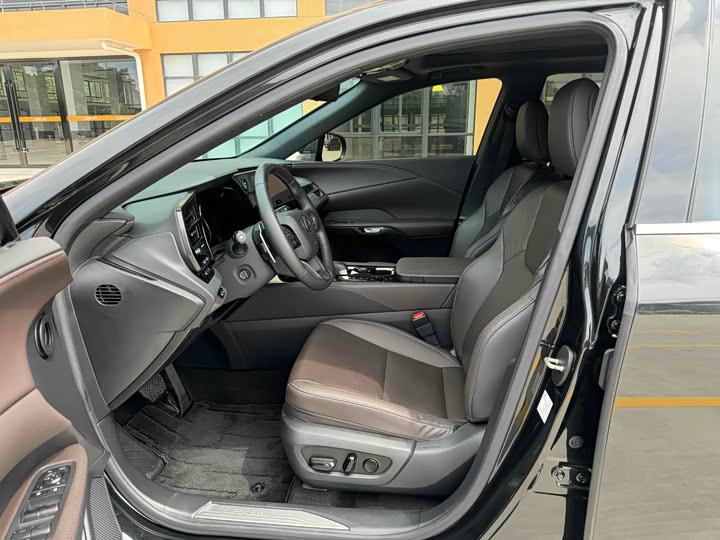 Фото 4 - Lexus RX