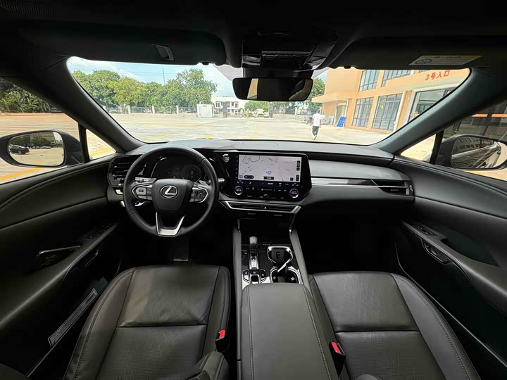 Фото 5 - Lexus RX