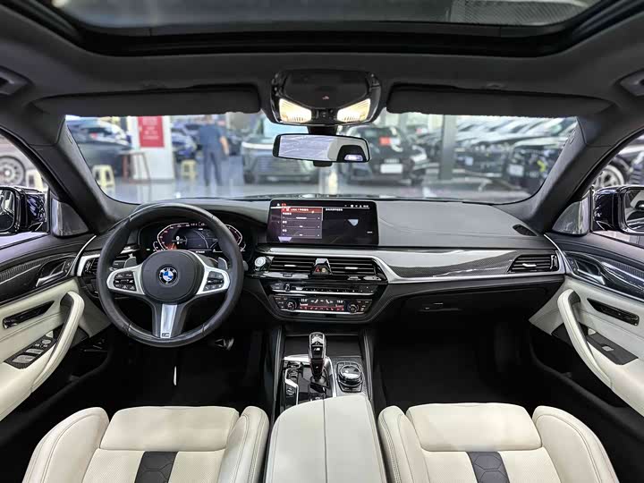 Фото 10 - BMW 5 Series