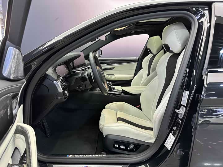 Фото 5 - BMW 5 Series