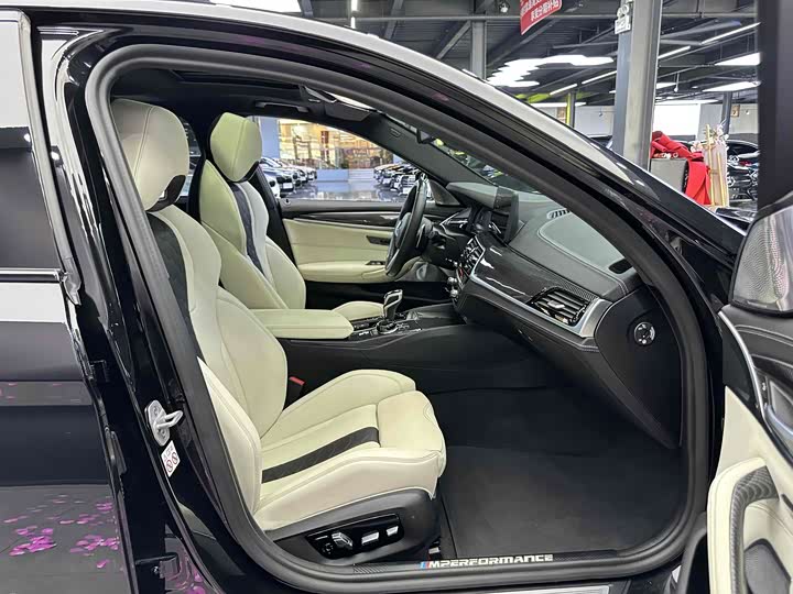 Фото 9 - BMW 5 Series