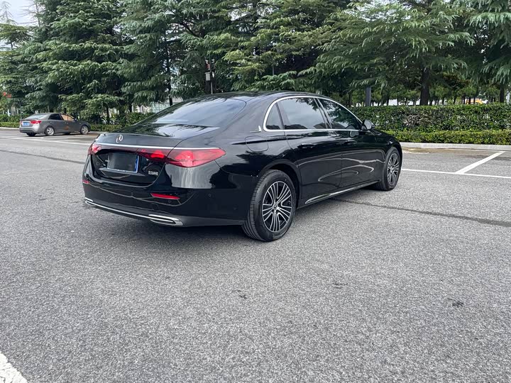 Фото 6 - Mercedes-Benz E-Class