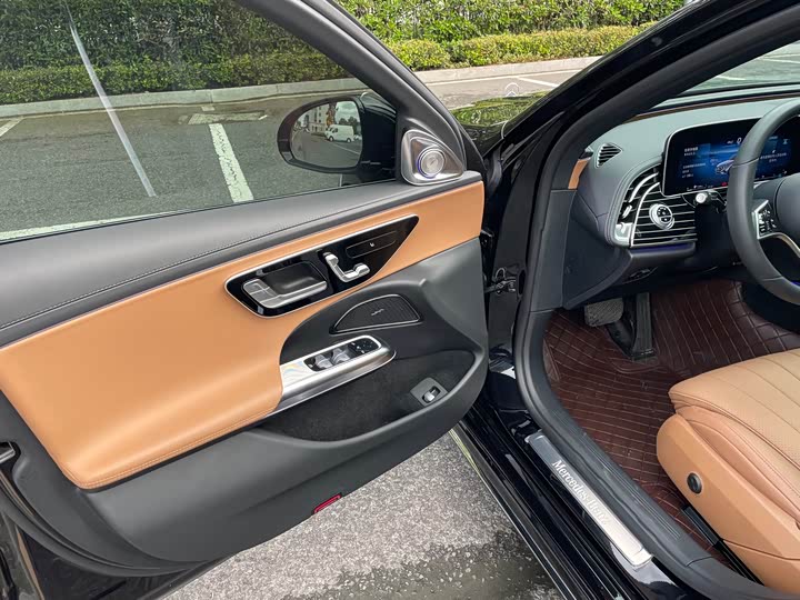 Фото 8 - Mercedes-Benz E-Class