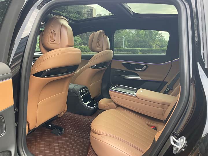 Фото 9 - Mercedes-Benz E-Class