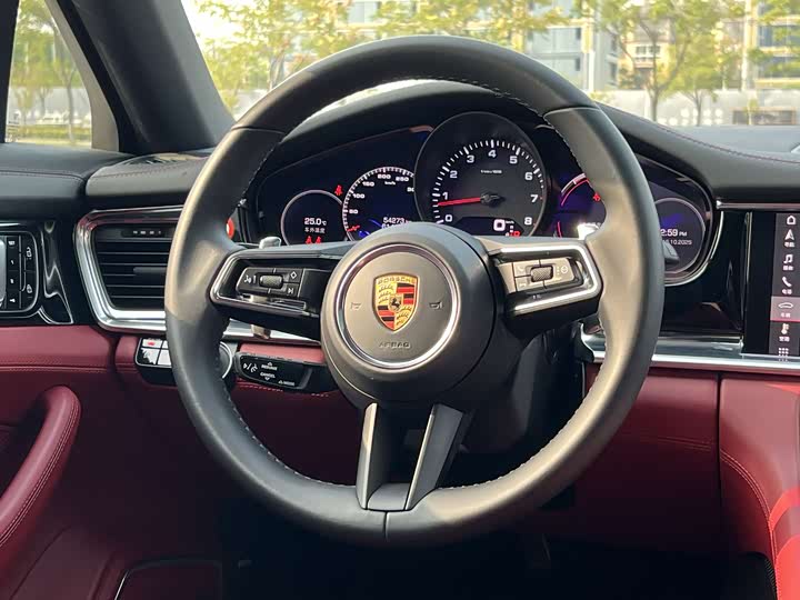 Фото 10 - Porsche Panamera