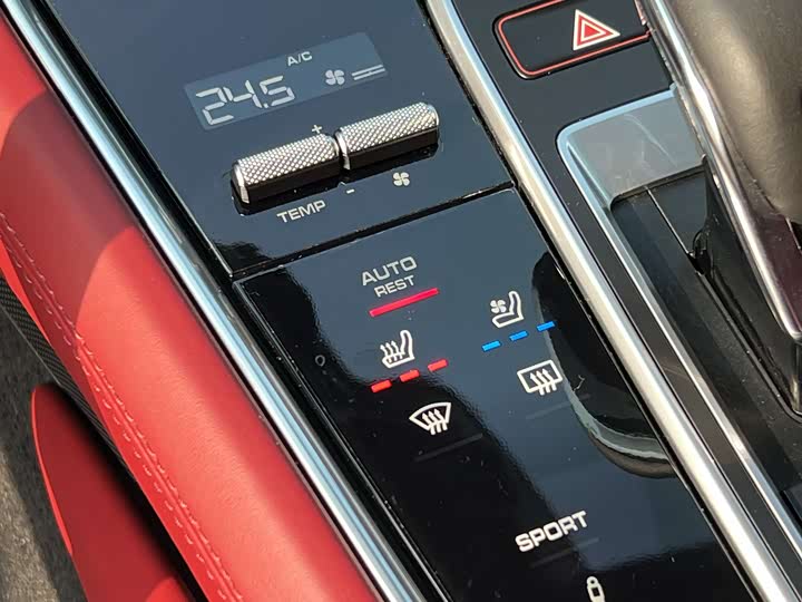 Фото 16 - Porsche Panamera