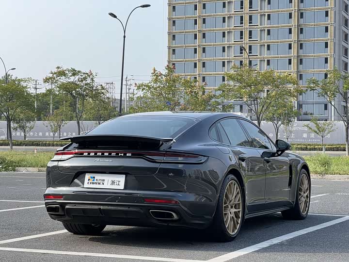 Фото 5 - Porsche Panamera