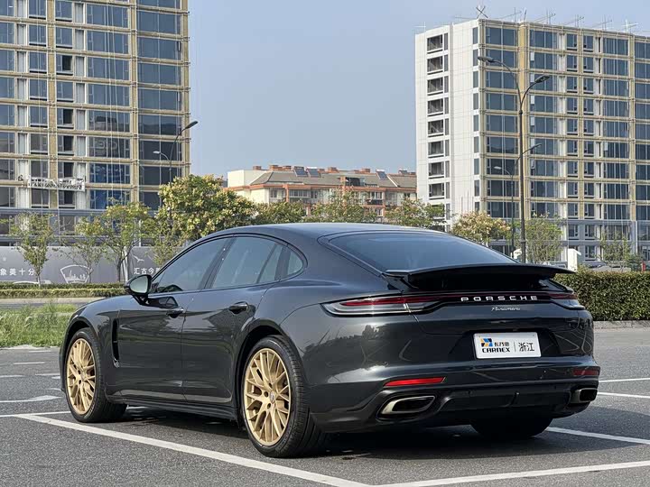 Фото 6 - Porsche Panamera