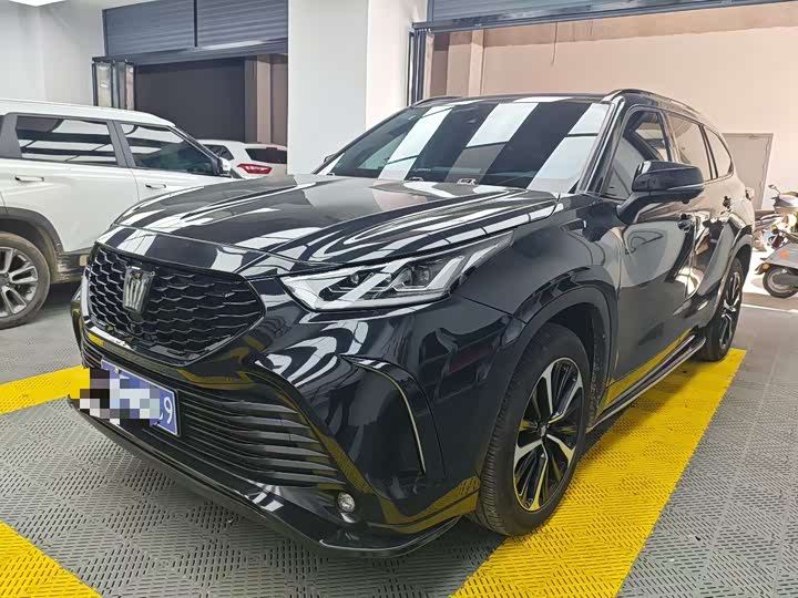 Фото 1 - Toyota Crown Kluger