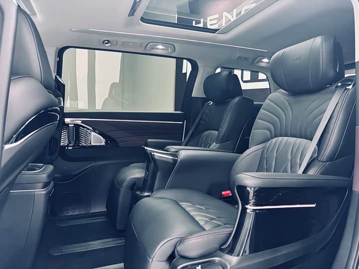 Фото 10 - GAC Trumpchi M8