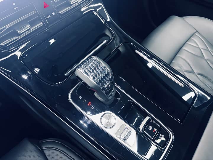 Фото 13 - GAC Trumpchi M8