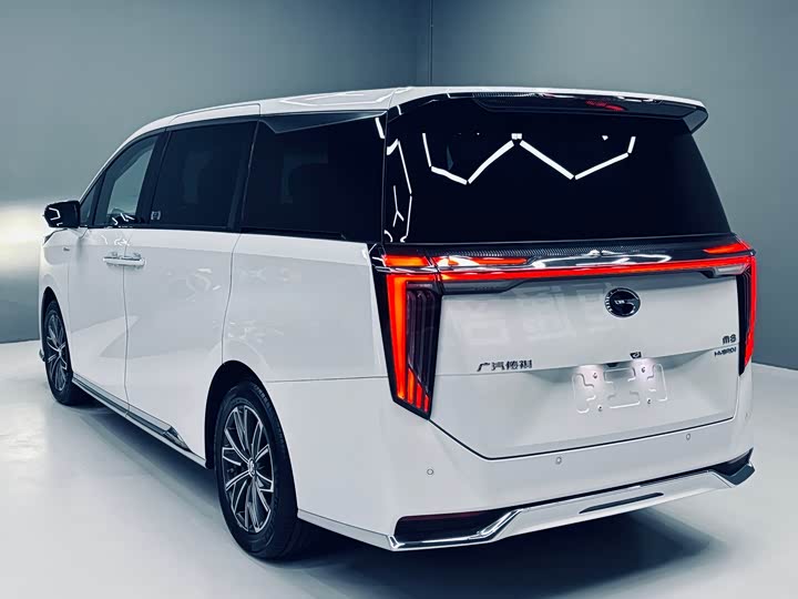 Фото 3 - GAC Trumpchi M8