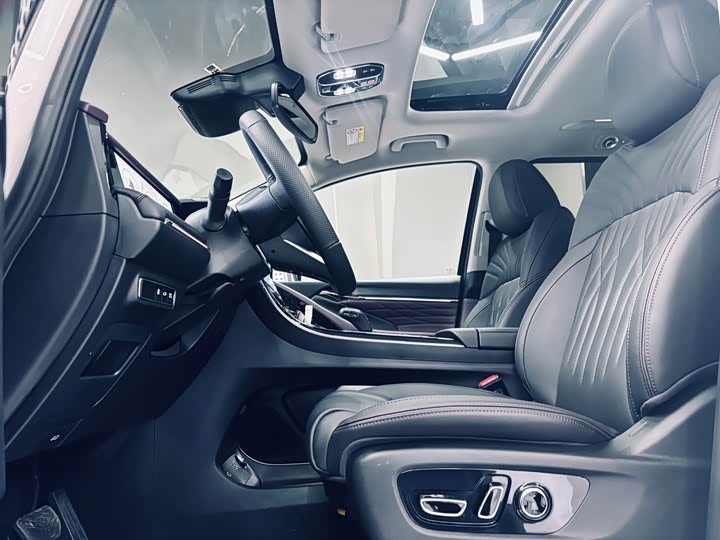 Фото 8 - GAC Trumpchi M8