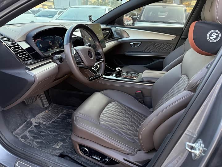 Фото 2 - BYD Han