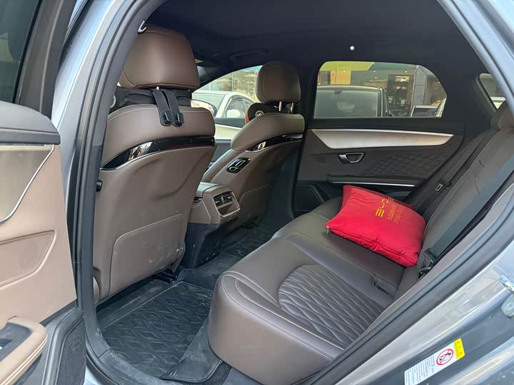 Фото 3 - BYD Han