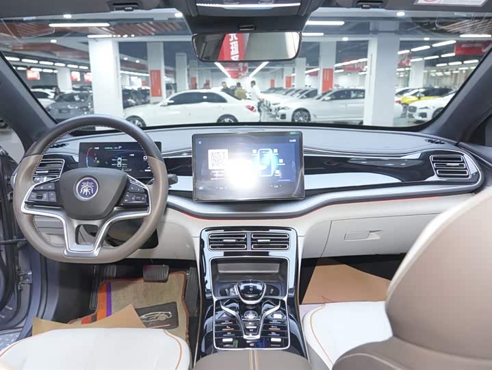 Фото 16 - BYD Qin Plus