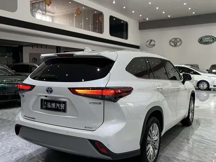 Фото 10 - Toyota Highlander