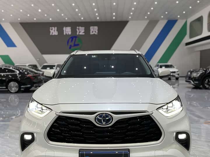 Фото 2 - Toyota Highlander