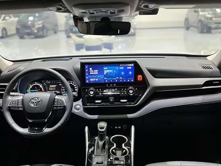 Фото 4 - Toyota Highlander