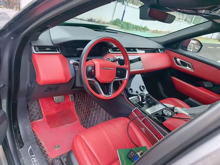 Фото 9 - Land Rover Range Rover Velar