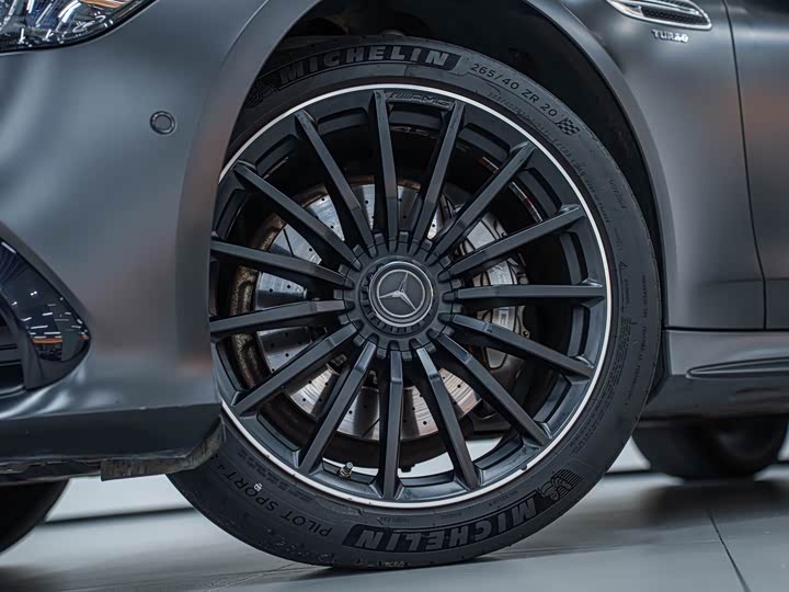 Фото 5 - Mercedes-Benz AMG GT