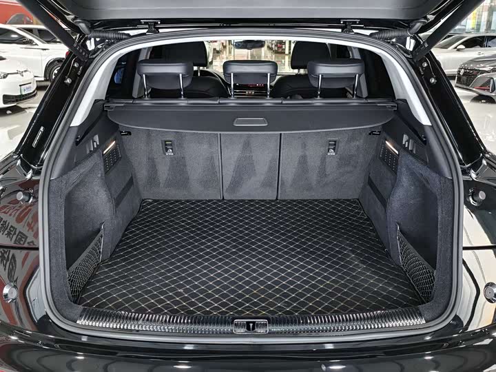 Фото 17 - Audi Q5L