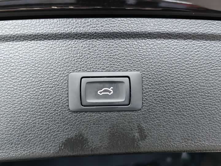 Фото 18 - Audi Q5L