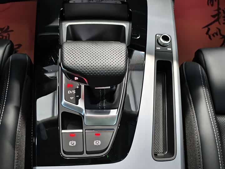 Фото 9 - Audi Q5L