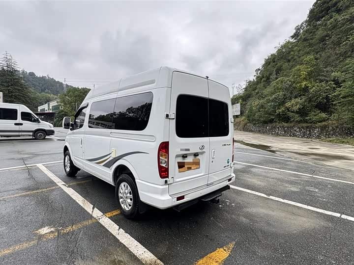 Фото 3 - Maxus V80