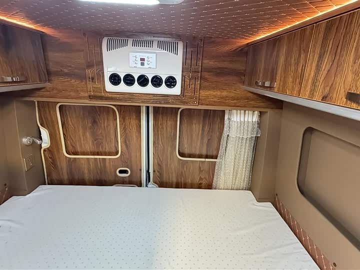 Фото 9 - Maxus V80