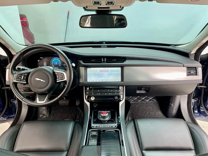 Фото 16 - Jaguar XF L