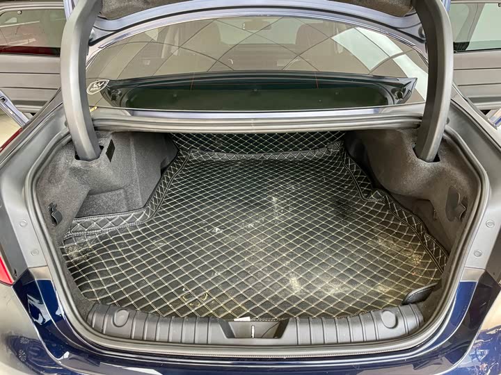 Фото 24 - Jaguar XF L