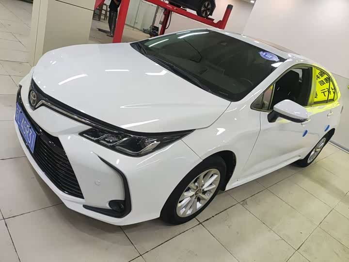 Фото 1 - Toyota Corolla