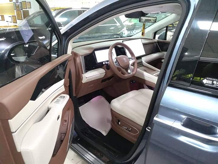 Фото 16 - BYD Xia