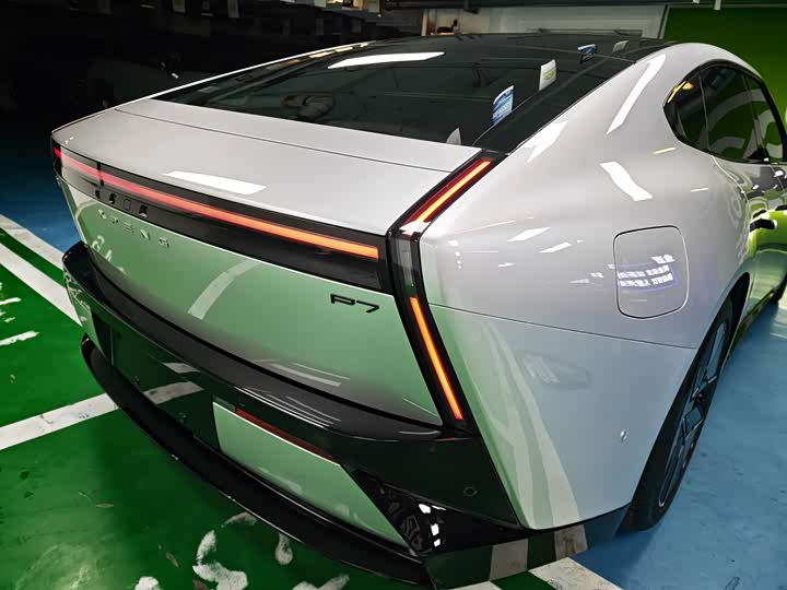 Фото 24 - XPeng P7