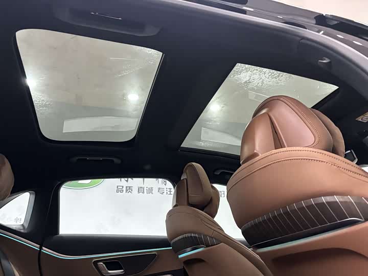 Фото 28 - Mercedes-Benz E-Class