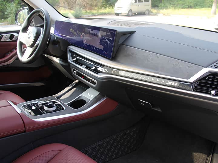 Фото 16 - BMW X5