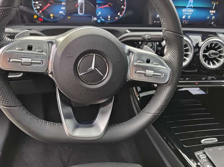 Фото 14 - Mercedes-Benz A-Class