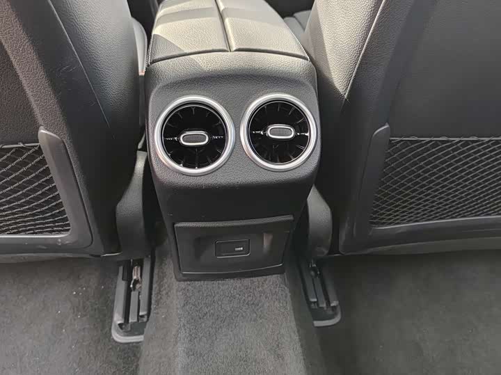 Фото 17 - Mercedes-Benz A-Class