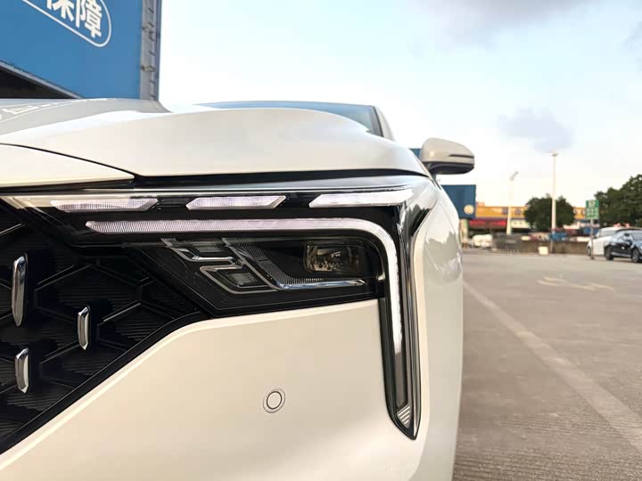 Фото 13 - Bestune B70