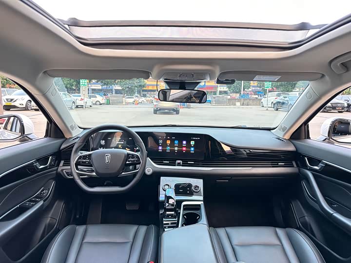 Фото 19 - Bestune B70