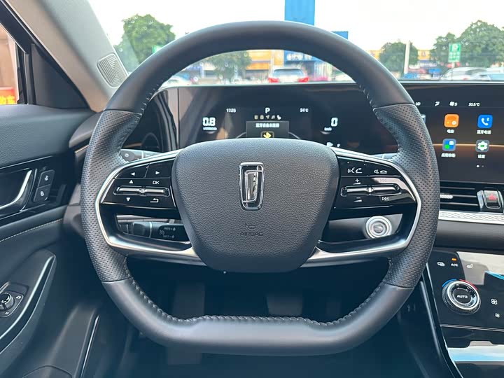 Фото 22 - Bestune B70